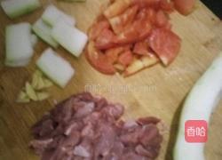 冬瓜粉条炒肉的做法图解2