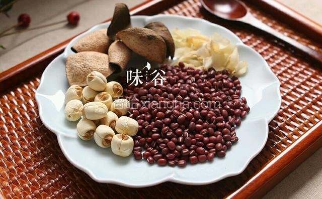 准备好材料，都简单清洗一下。