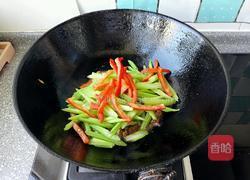 羊肉炒芹菜的做法图解7