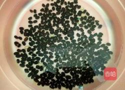 黑豆山药排骨汤的做法图解2