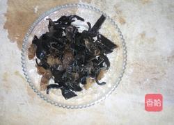 木耳肉丝的做法图解2