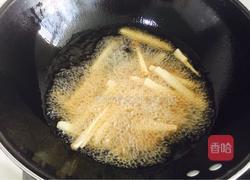 干煸藕条的做法图解5