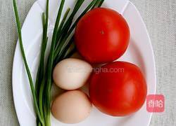 西红柿鸡蛋挂面的做法图解1