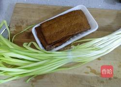 韭黄炒香干的做法图解1