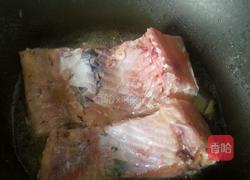 酸菜焖鱼的做法图解4