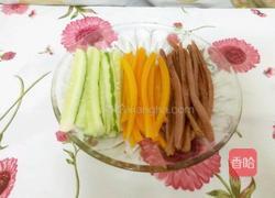 青瓜红萝卜火腿肠寿司的做法图解2