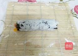 青瓜红萝卜火腿肠寿司的做法图解8