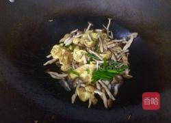 蟹味菇炒蛋的做法图解10