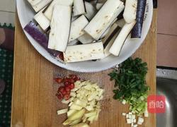 茄子炒肉末的做法图解1