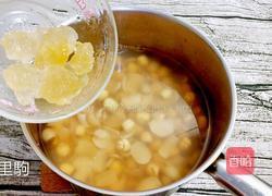 冰糖百合莲子糖水的做法图解4