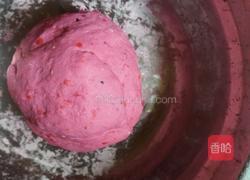 火龙果彩色水饺香菇猪肉馅的做法图解2