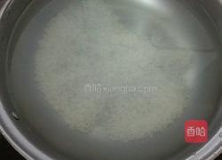 丝瓜瘦肉粥的做法图解1