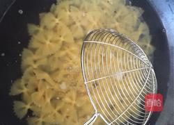 西红柿鸡蛋烩蝴蝶面的做法图解2