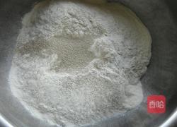 葱油花卷的做法图解1