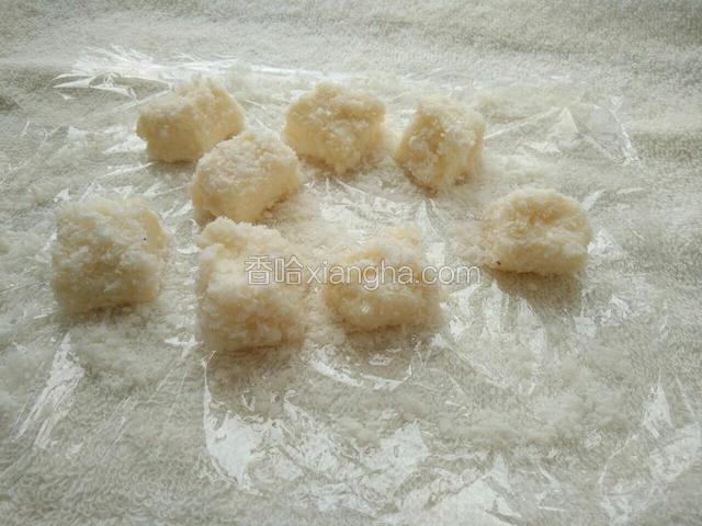 取出切成大小差不多的小方块。