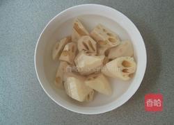 莲藕炖排骨的做法图解1