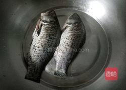 红烧小鲫鱼的做法图解1