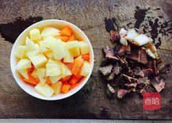 腊肉焖饭的做法图解2