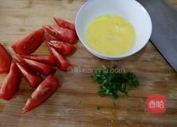 番茄蛋花汤的做法图解2