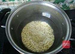 煮泡面的做法图解3