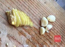 玉米排骨汤的做法图解3