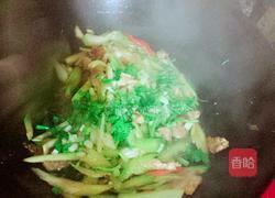 芹菜炒里脊肉的做法图解7