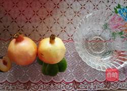 鲜榨石榴汁的做法图解1