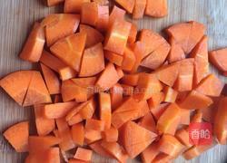 鲜榨胡萝卜汁的做法图解1