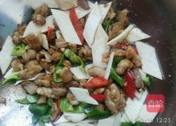 鸡腿菇炒肉片的做法图解4