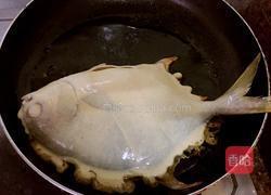 炸鲳鱼的做法图解6