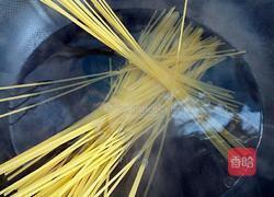 牛肉番茄沙司意大利面的做法圖解2