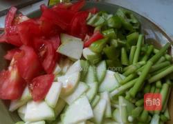 西葫芦炒西红柿的做法图解2