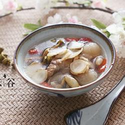花旗参石斛排骨汤的做法[图]