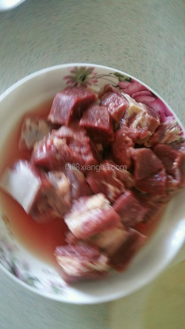 牛肉洗净后切小块