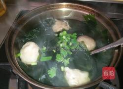 裙带菜汆丸子汤的做法图解6