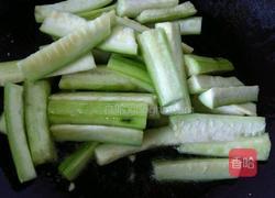 老油条炒丝瓜的做法图解5