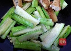 老油条炒丝瓜的做法图解7