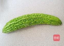 枸杞子葱油苦瓜的做法图解1