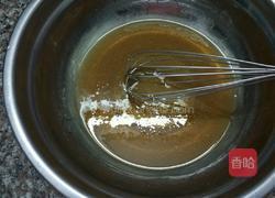 莲蓉蛋黄月饼的做法图解2