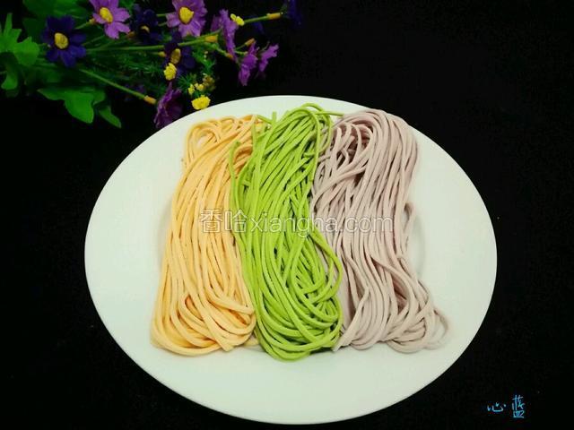 彩色蔬菜面条
