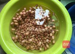 泡椒花生的做法图解1