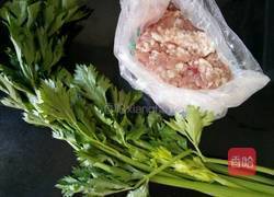 汆丸子的做法图解1