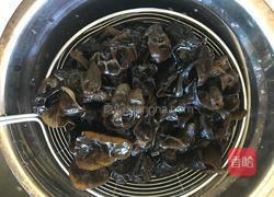 胡萝卜木耳馅饺子的做法图解3