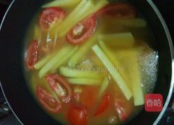 番茄土豆瘦肉汤的做法图解3