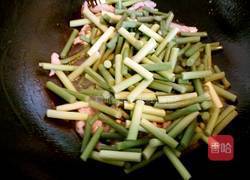 蒜苔炒肉的做法图解4