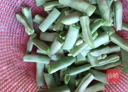 四季豆炒肉的做法图解2
