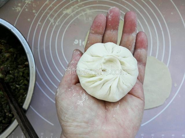 捏成包子