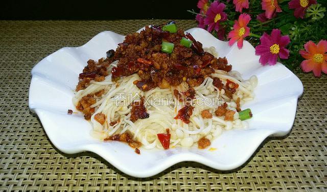 金针菇炒肉