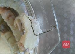 咸蛋黄焗虾的做法图解2