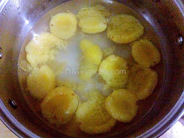 煮好的李子糖水
